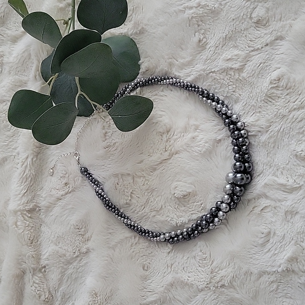 💎 2/$10 or 3/$12 Pearl Twist Necklace